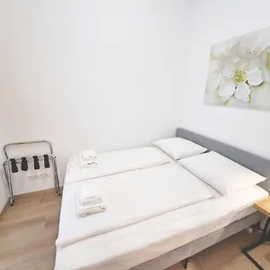 Gal , Vienna Austria
